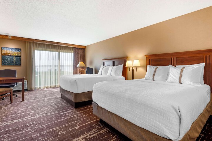 Best Western Premier The Lodge on Lake Detroit
