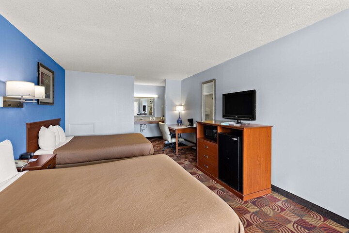 Room 17 of 27