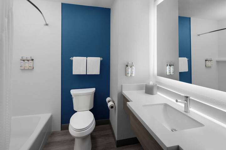 Holiday Inn Express & Suites Midland Loop 250 by IHG