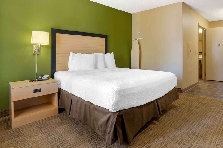 Room 21 of 32