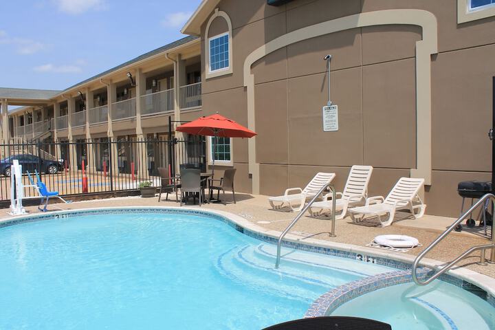 Pool 17 of 120