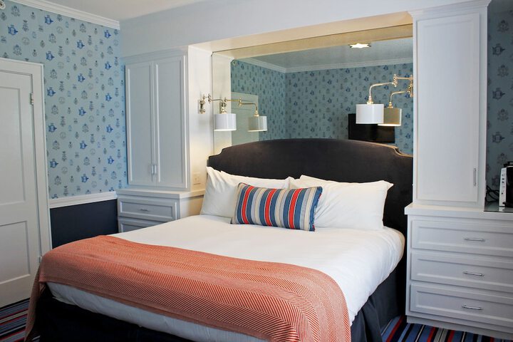 Room 55 of 110
