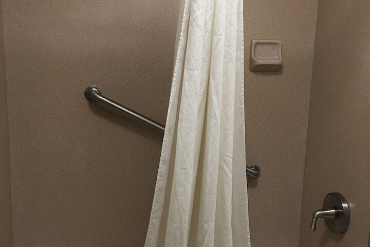 Room 21 of 34