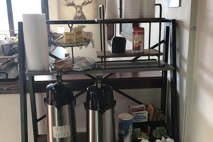 Breakfast/Coffee Service 101 of 132