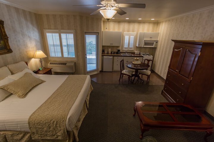 Grass Valley Courtyard Suites