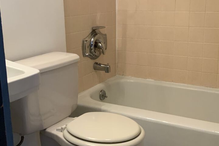 Room 7 of 8