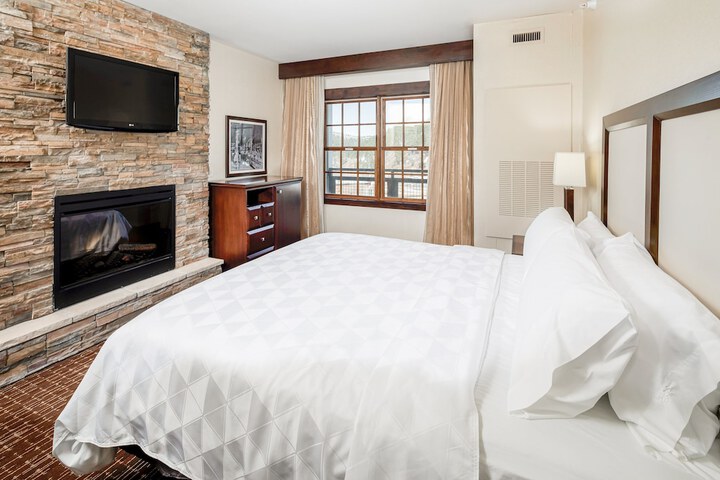 Room 51 of 85