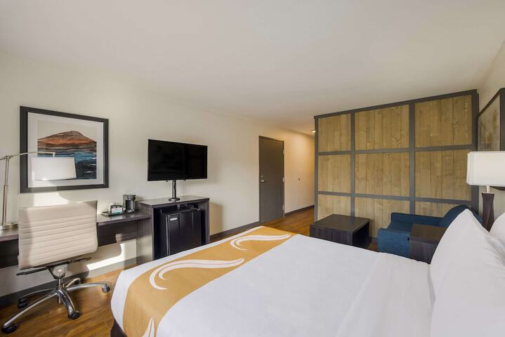 Room 32 of 36