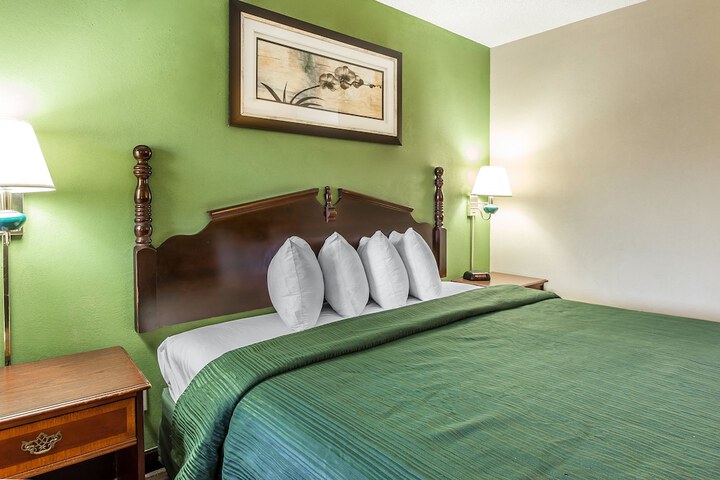 Room 10 of 36