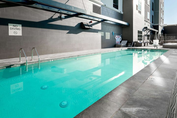 Pool 6 of 30