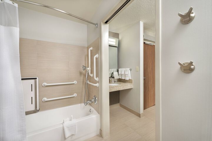 Room 14 of 21
