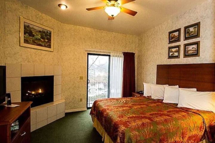 Room 42 of 66