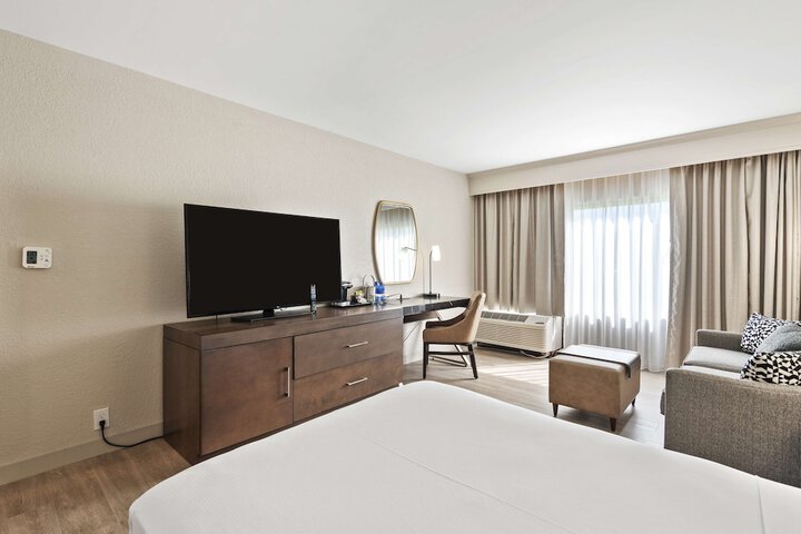 Room 32 of 48