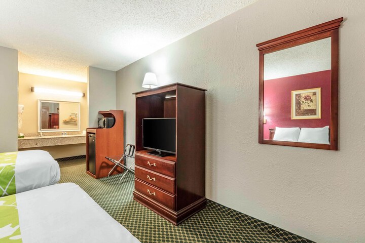 Room 25 of 31