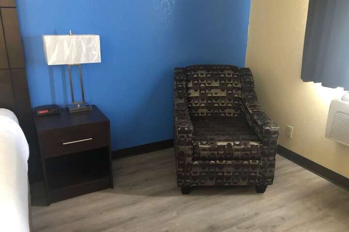 Room 52 of 75