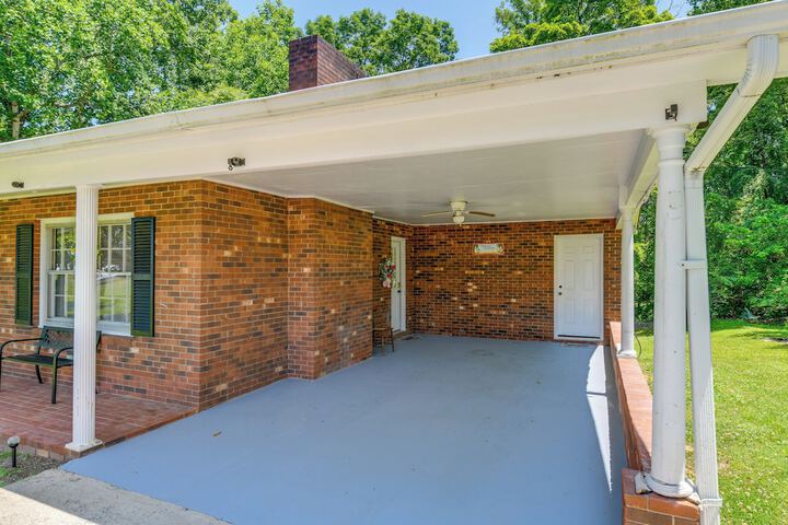 Charming Jonesville Home w / Grill - Near Wineries!