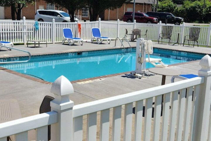 Comfort Inn & Suites River City Decatur