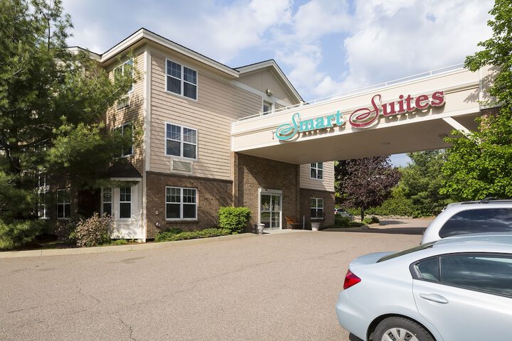 Smart Suites an Ascend Collection Hotel
