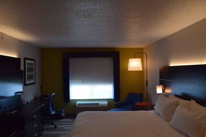 Room 34 of 54