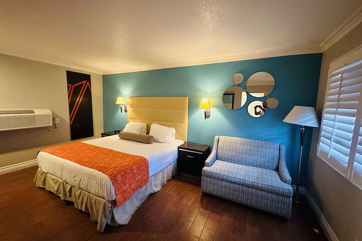 Room 54 of 62