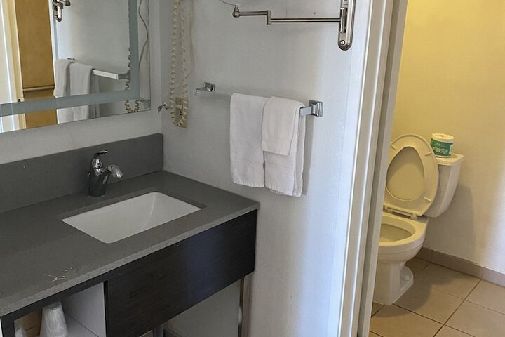 Room 11 of 20