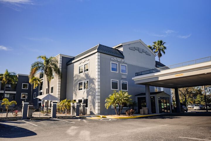 Hotel 6 of 56