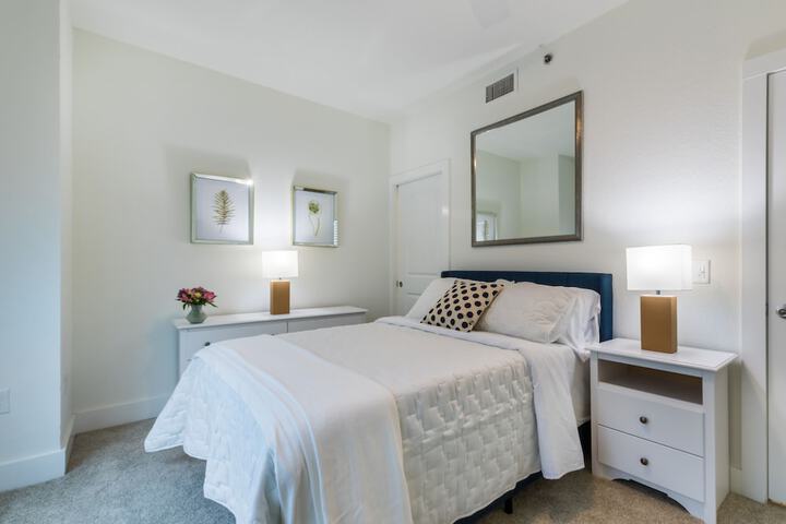 Room 73 of 107