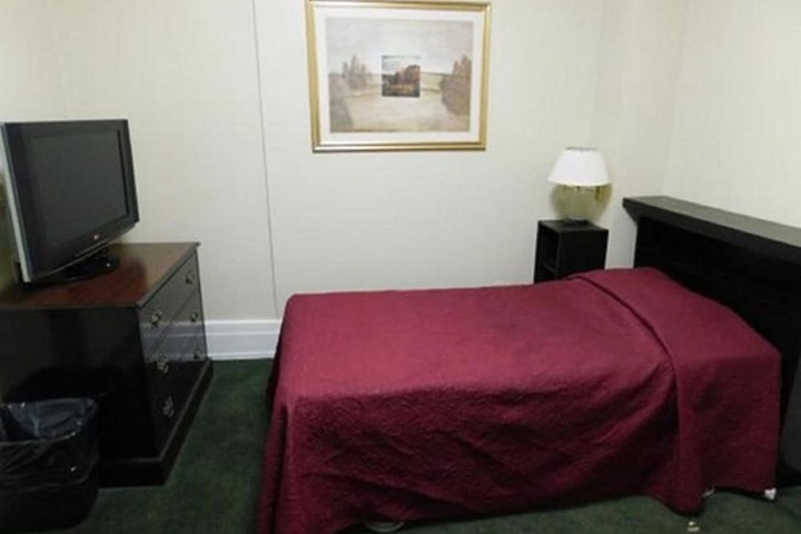 Room 12 of 36