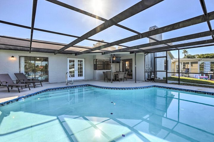 Waterfront Port Richey House w / Heated Pool!