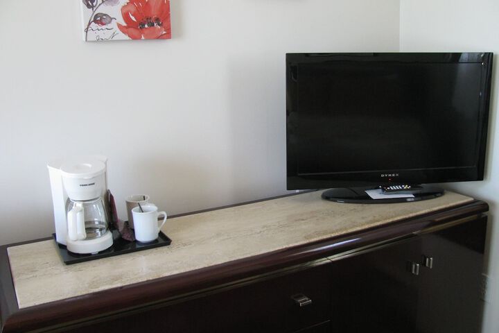 Room 8 of 37