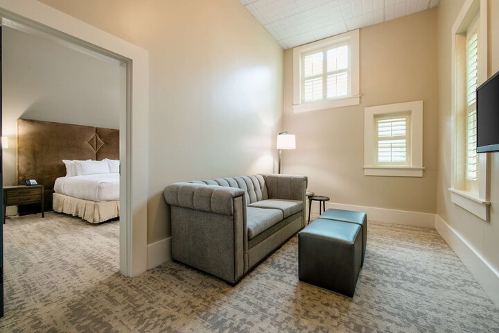 Room 48 of 104