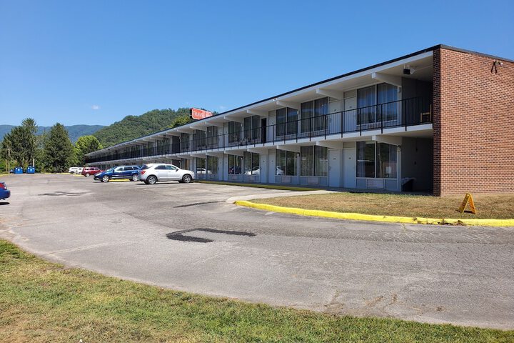 Hotel 2 of 8