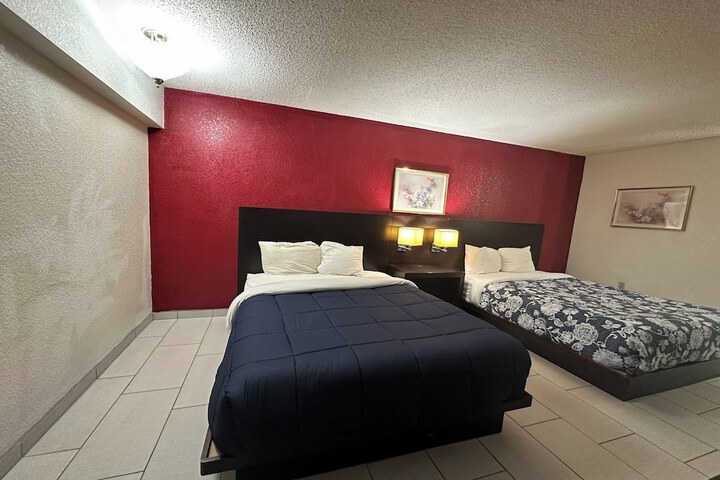 Room 9 of 14