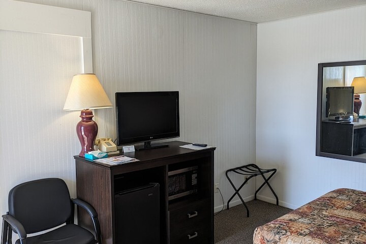 Paradise Falls Motel & Liquor LLC