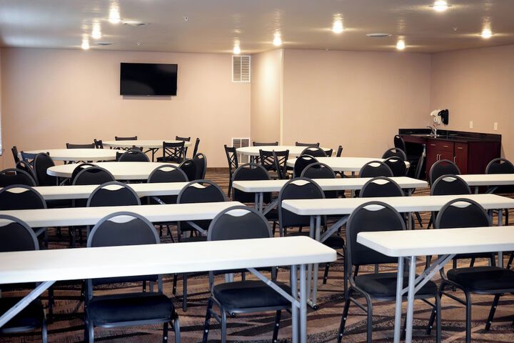 Cobblestone Inn & Suites – Big Lake
