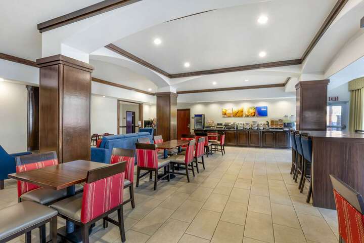 Comfort Inn & Suites (Formerly Executive Inn & Suites Mexia)