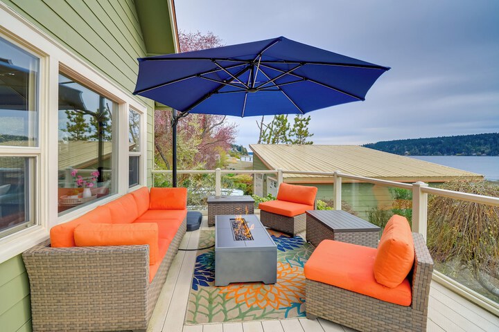 Direct Beach Access: Getaway on Port Orchard!