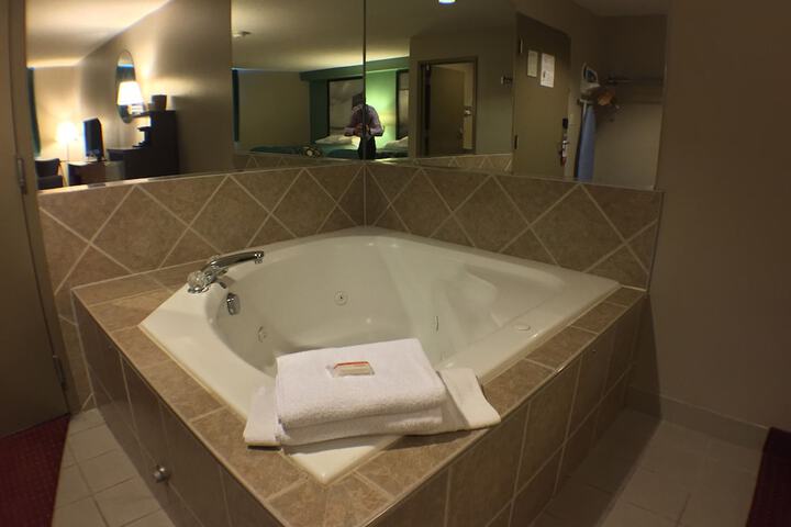 Hot Tub 64 of 64