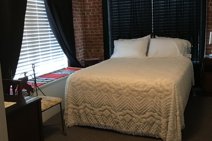 Room 11 of 21