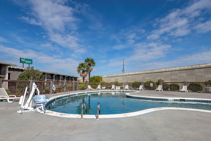 Pool 4 of 39