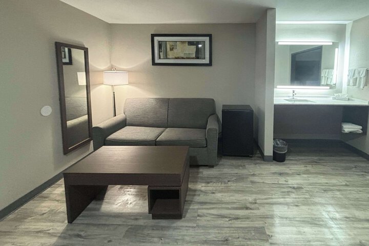 Room 25 of 49