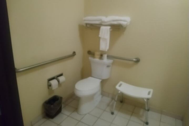 Room 14 of 40