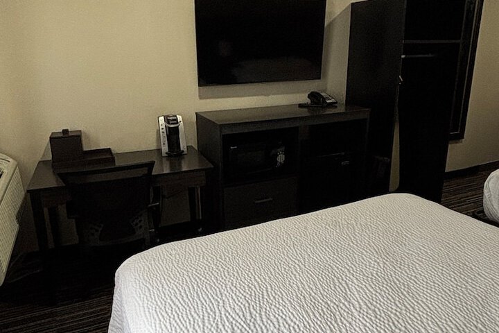 Baymont by Wyndham Bridgeton St. Louis