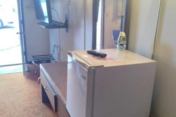 Room 6 of 16