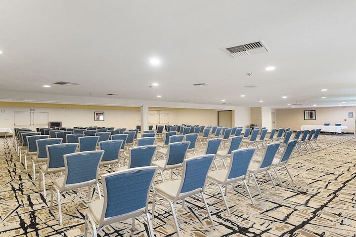 Best Western Plus Heritage Inn