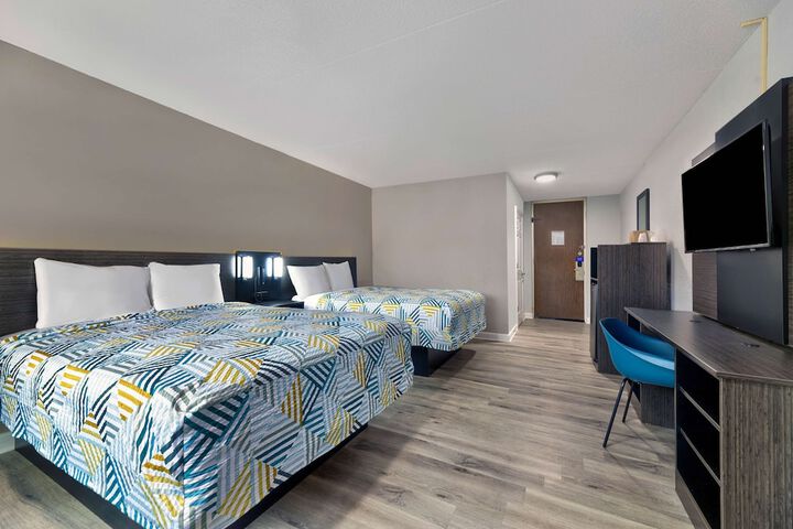 Room 13 of 27