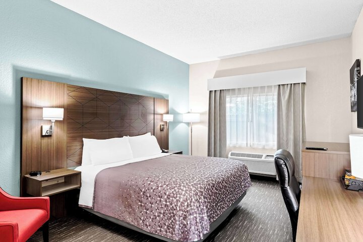 Room 10 of 30