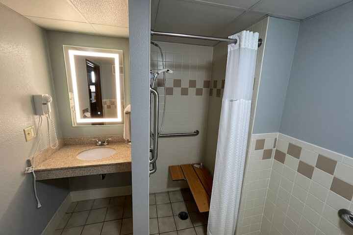 Room 30 of 111
