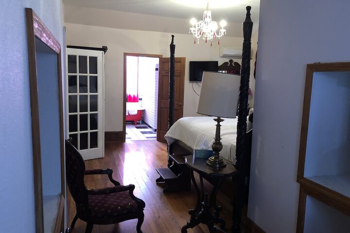 Room 68 of 79