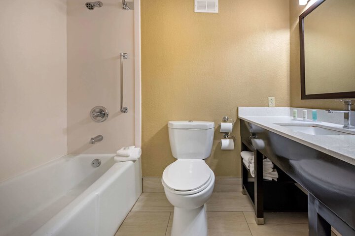 Room 110 of 131